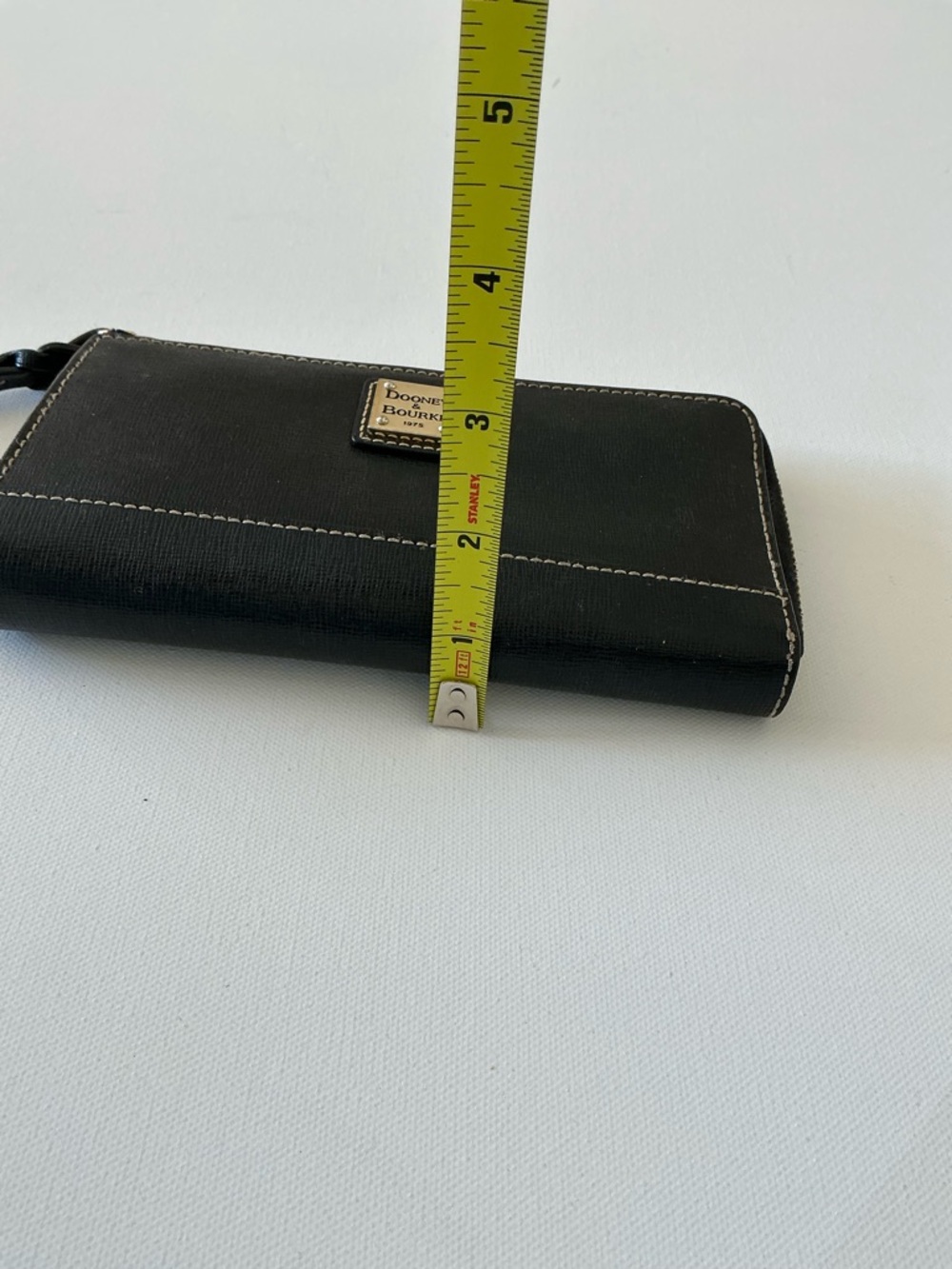 Dooney & Bourke Black Leather Zip Around Wallet Red Interior Logo Plaque - Picture 7 of 12